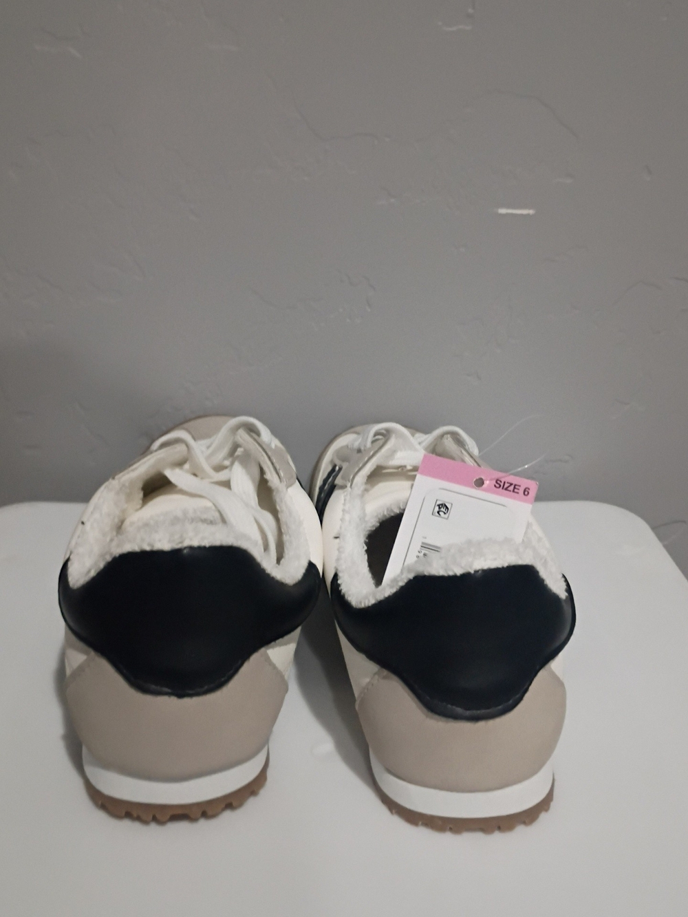 Dolce Vita White, Black & Beige Women's Sherpa-Lined Sneakers - Picture 8 of 8